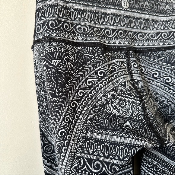 LULULEMON Wunder Under Hi-Rise Tight (Nulux 28")
Entwined 50 Ice Grey Black - Picture 8 of 13